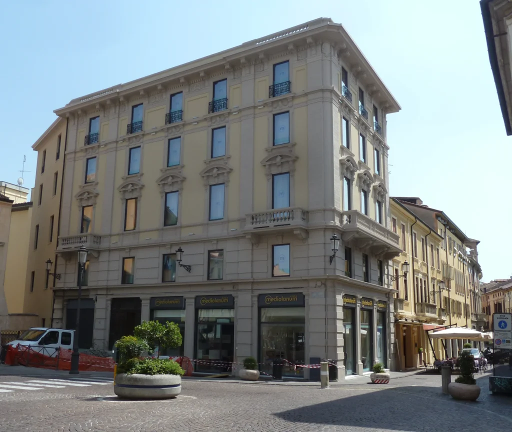 Palazzo Mediolanum
