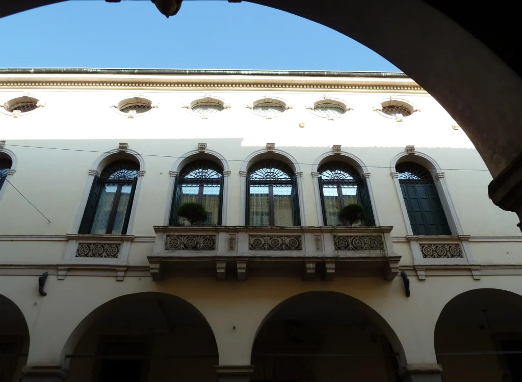 Palazzo Borromeo
